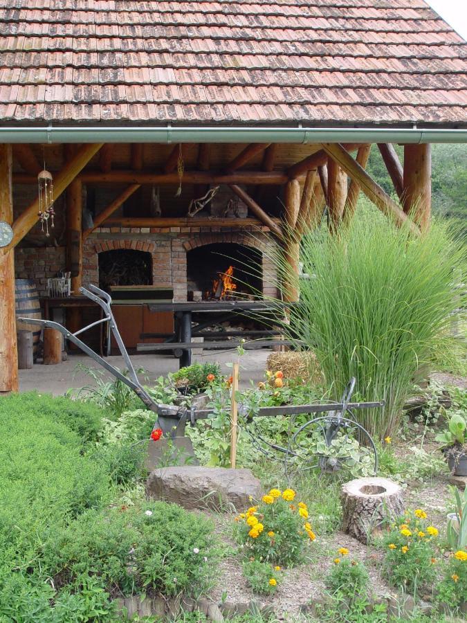 Na Okic - A Private Forest Oasis Sveti Martin pod Okicem Luaran gambar
